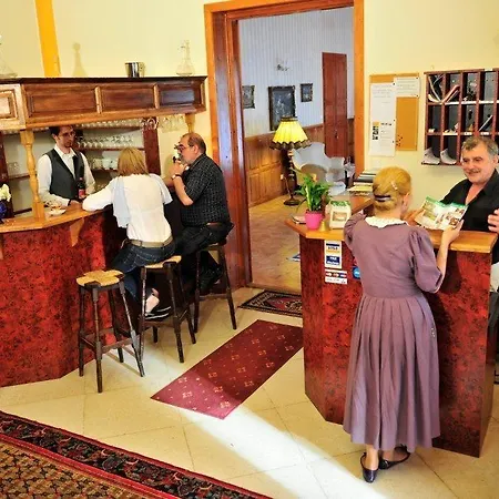 Kastely Couette-café Misefa