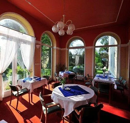 Couette-café Kastely 3*